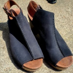 Dansko Reggie Nubuck Open Toe Bootie Chunky Heels Leather